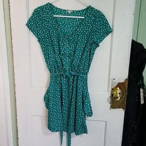 REPOSH! Cute blue green dress with bows